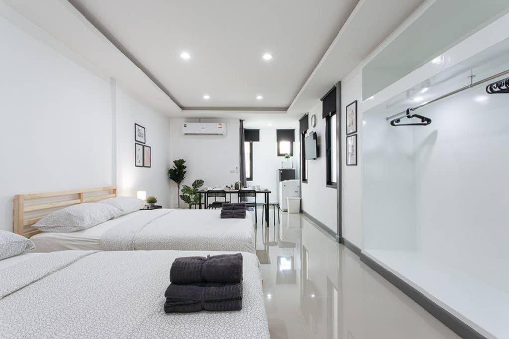 P4 Silom Large 2Beds Full Kitchen Wifi 4-6Pax Apartamento Banguecoque Exterior foto