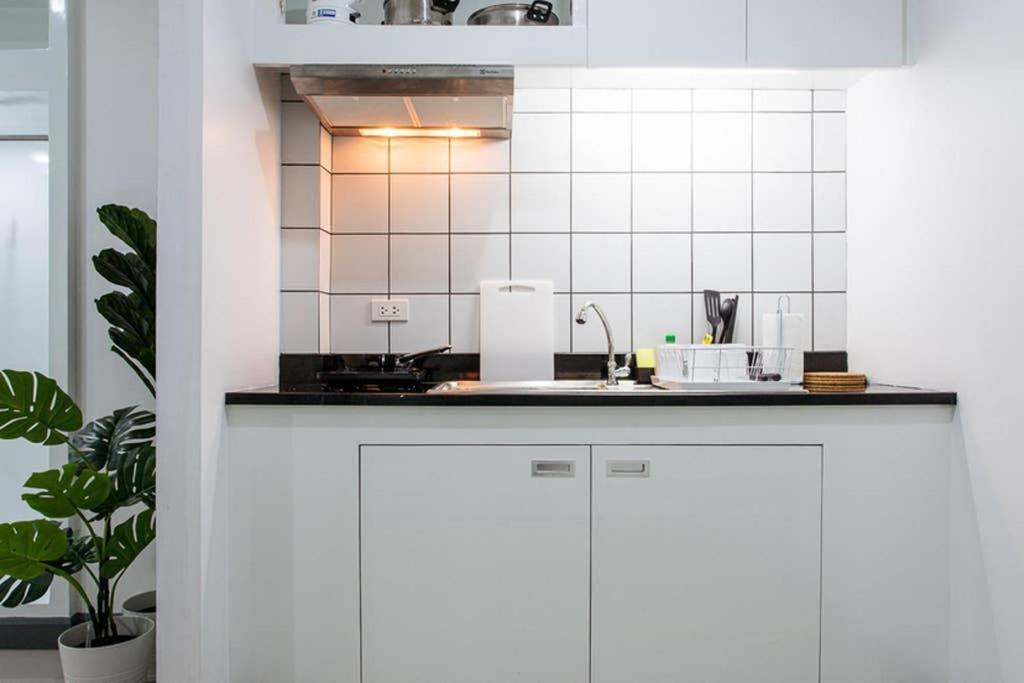 P4 Silom Large 2Beds Full Kitchen Wifi 4-6Pax Apartamento Banguecoque Exterior foto