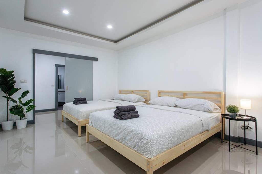 P4 Silom Large 2Beds Full Kitchen Wifi 4-6Pax Apartamento Banguecoque Exterior foto