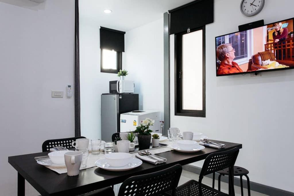 P4 Silom Large 2Beds Full Kitchen Wifi 4-6Pax Apartamento Banguecoque Exterior foto