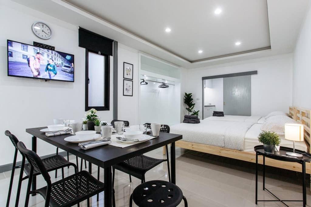 P4 Silom Large 2Beds Full Kitchen Wifi 4-6Pax Apartamento Banguecoque Exterior foto